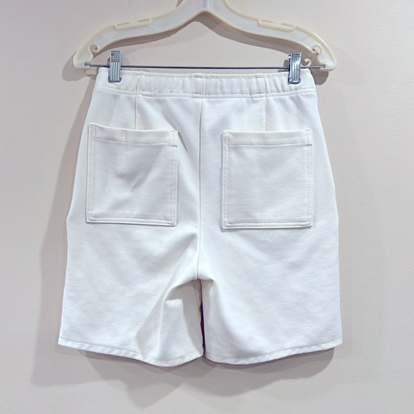 🔥Zara White Shorts with Elastic Waistband🔥 - Picture 2 of 8